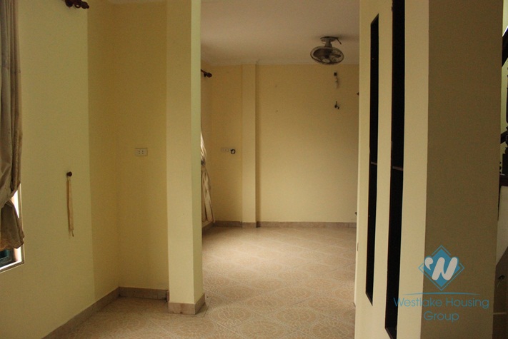 Unfurnish house for rent in Au co st, Tay Ho, Ha Noi